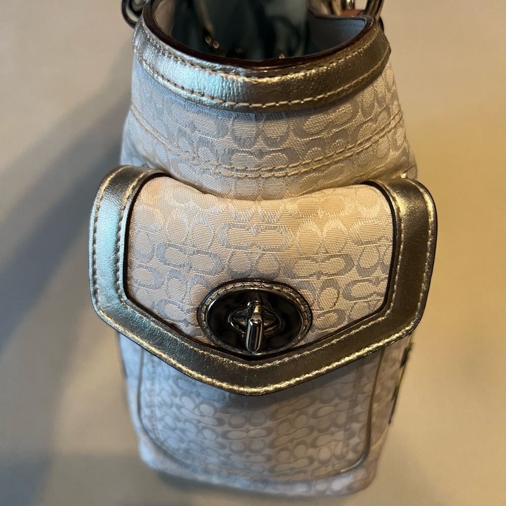 Coach Vintage Limited Edition Floral Bumblebee Signature Tote Bag/Wristlet Set - Picture 4 of 16